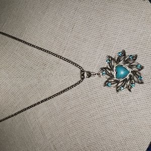 Turquoise heart blooms necklace
